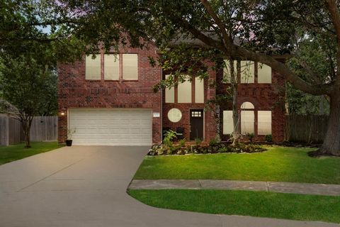 Single Family Residence in League City TX 304 Summer Haven Circle.jpg