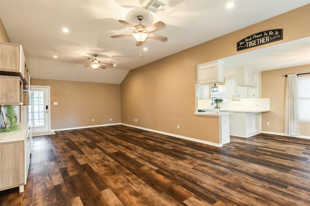 123 Silverbell Circle, Lake Jackson, Texas image 11
