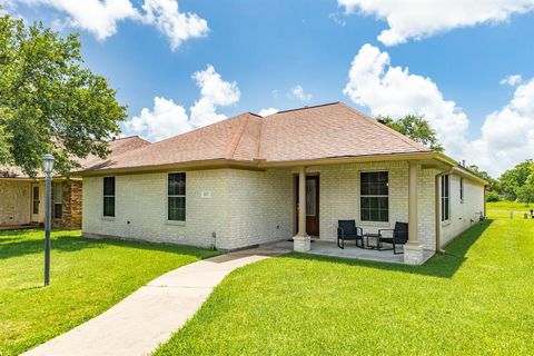 123 Silverbell Circle Lake Jackson TX 77566