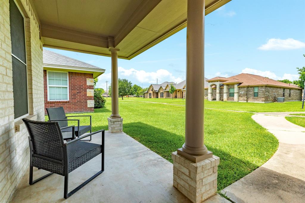 123 Silverbell Circle, Lake Jackson, Texas image 7