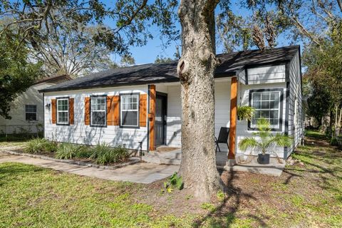 A home in Angleton