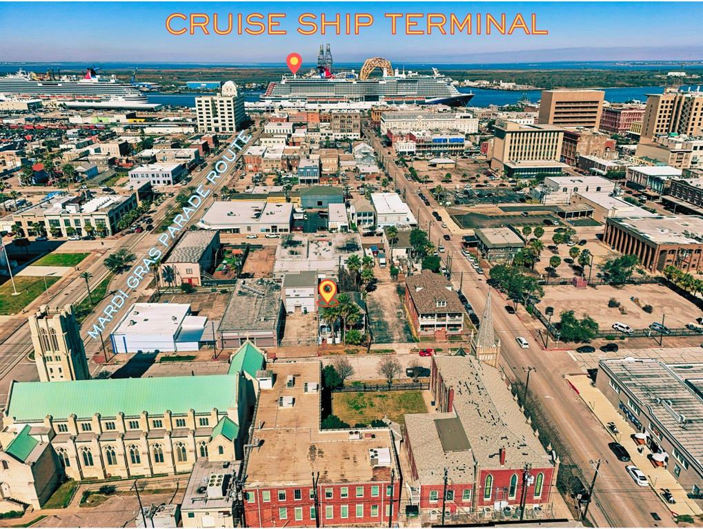 2412 Winnie Street, Galveston, Texas image 2