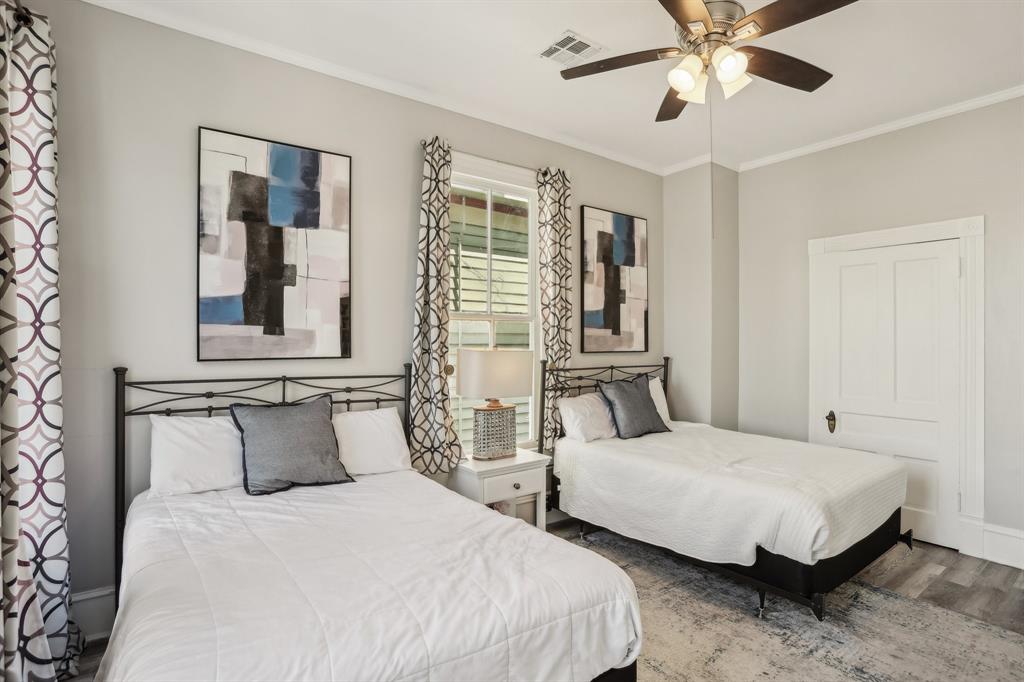 2412 Winnie Street, Galveston, Texas image 20