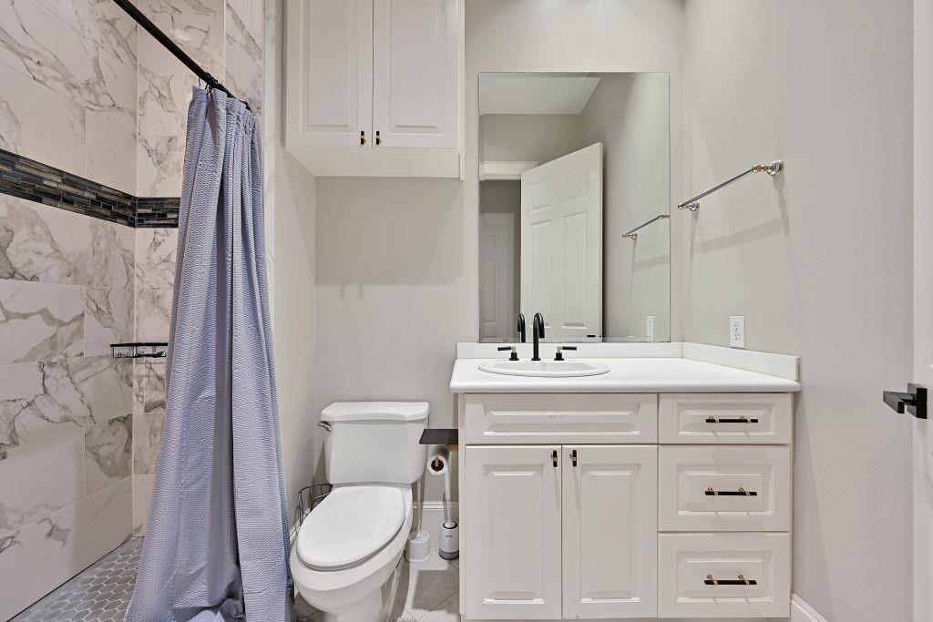 310 Rustic Lane, Friendswood, Texas image 33