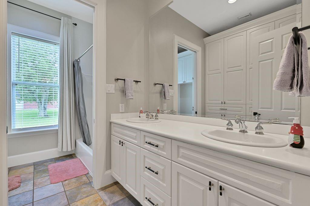 310 Rustic Lane, Friendswood, Texas image 34