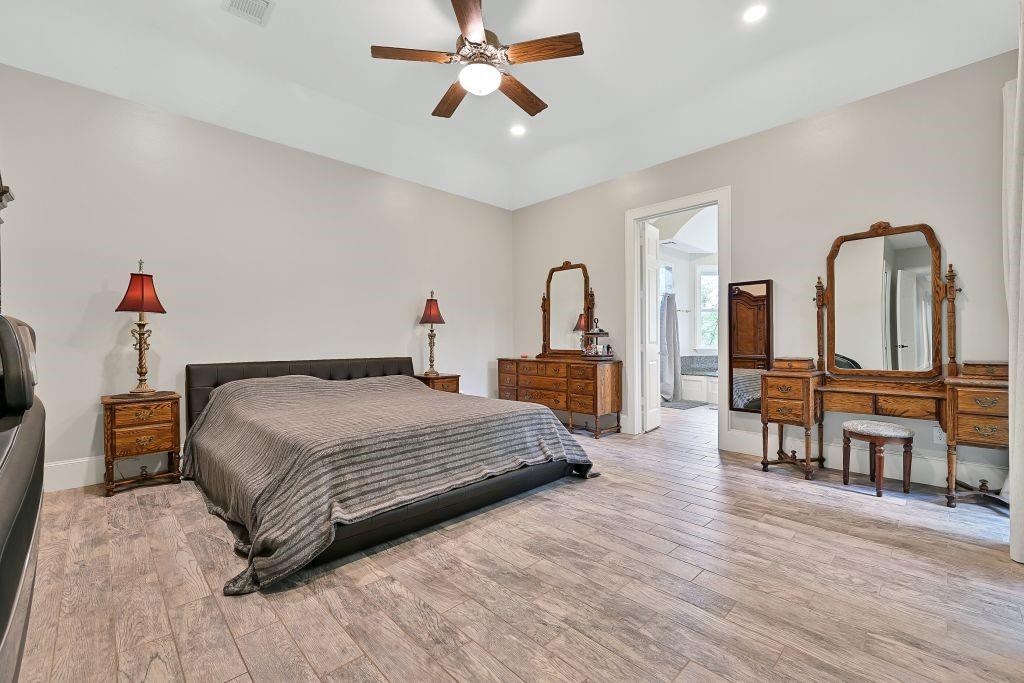 310 Rustic Lane, Friendswood, Texas image 17