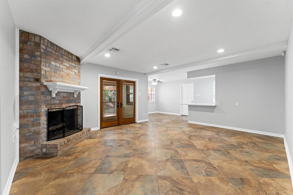 2111 Woodstream Drive