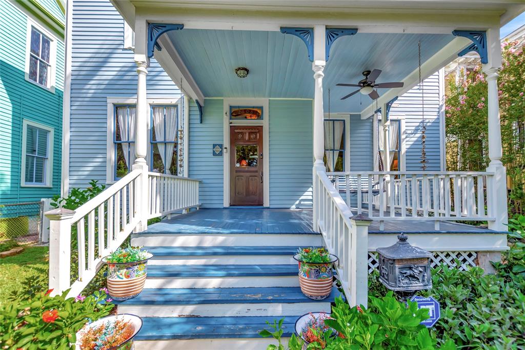 2608 Ursuline Street, Galveston, Texas image 3