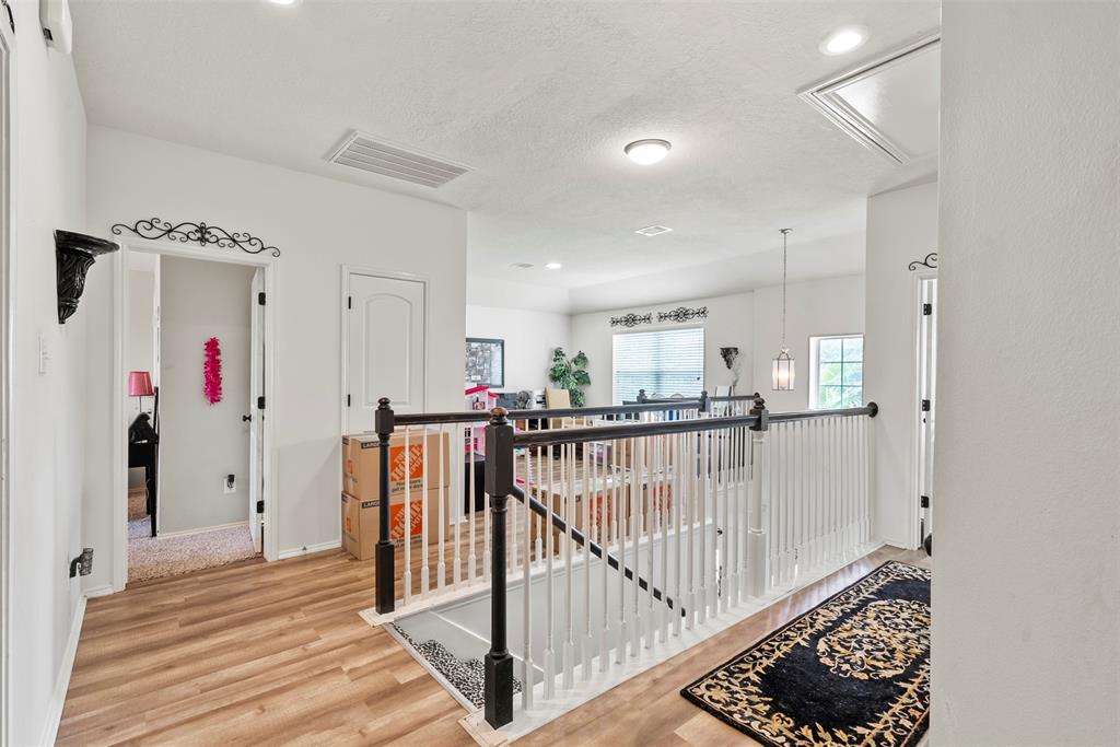 6407 Hillock Lane, Pearland, Texas image 18