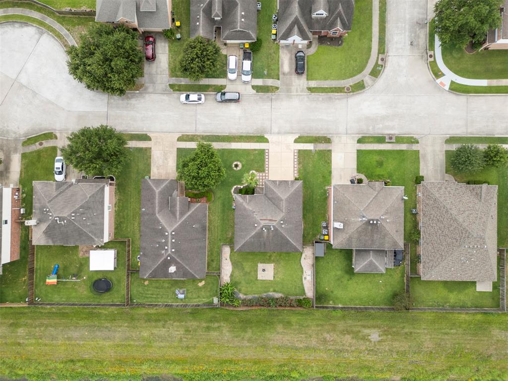 6407 Hillock Lane, Pearland, Texas image 5