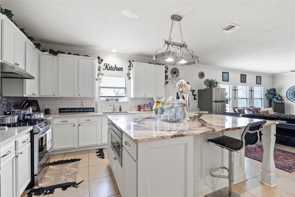 6407 Hillock Lane, Pearland, Texas image 8