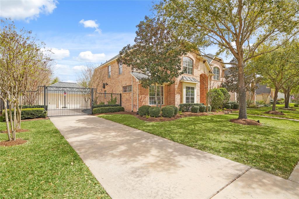 9219 Hummingbird Lane, Missouri City, Texas image 3