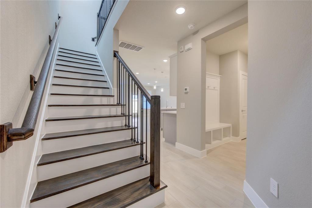 1709 Summerlyn