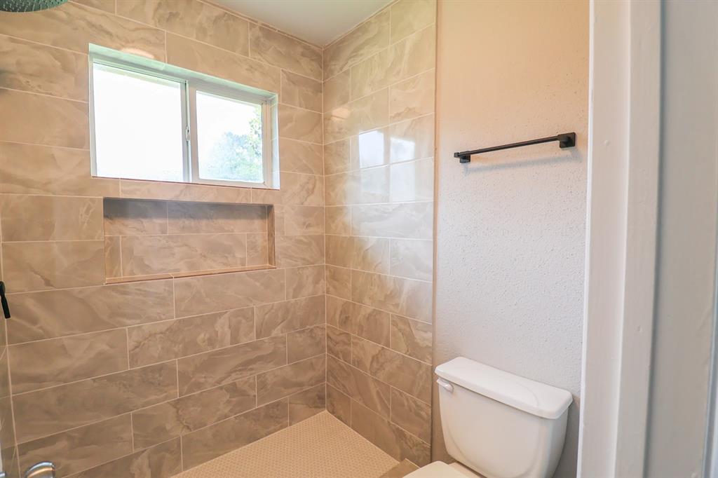 5027 Monteith Drive, Spring, Texas image 18