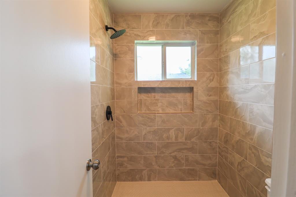 5027 Monteith Drive, Spring, Texas image 19