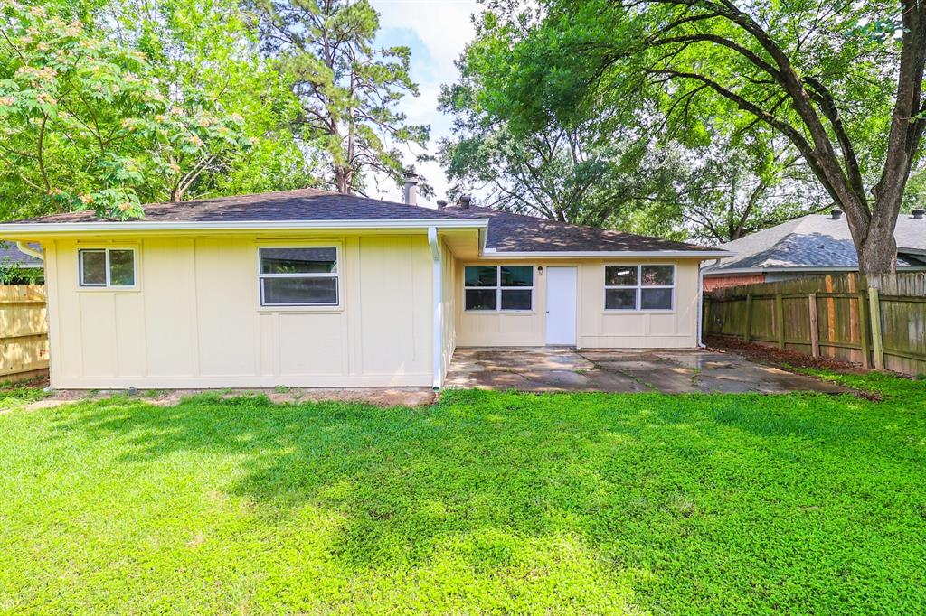 5027 Monteith Drive, Spring, Texas image 22