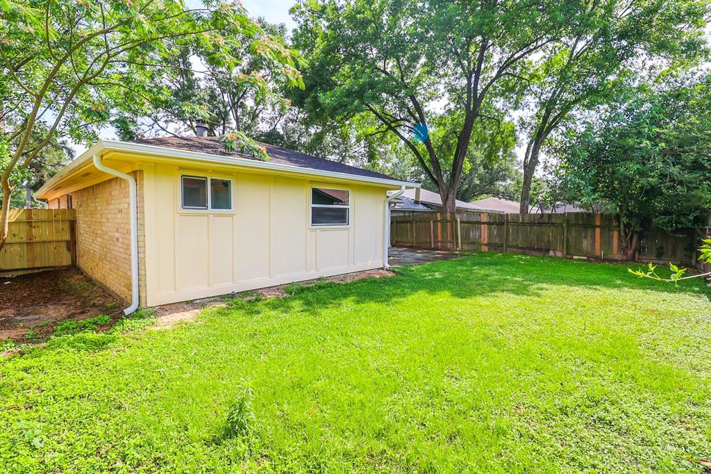 5027 Monteith Drive, Spring, Texas image 23