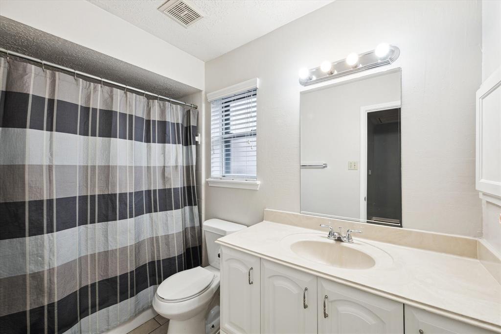 1118 Woodchase Drive, Pearland, Texas image 23