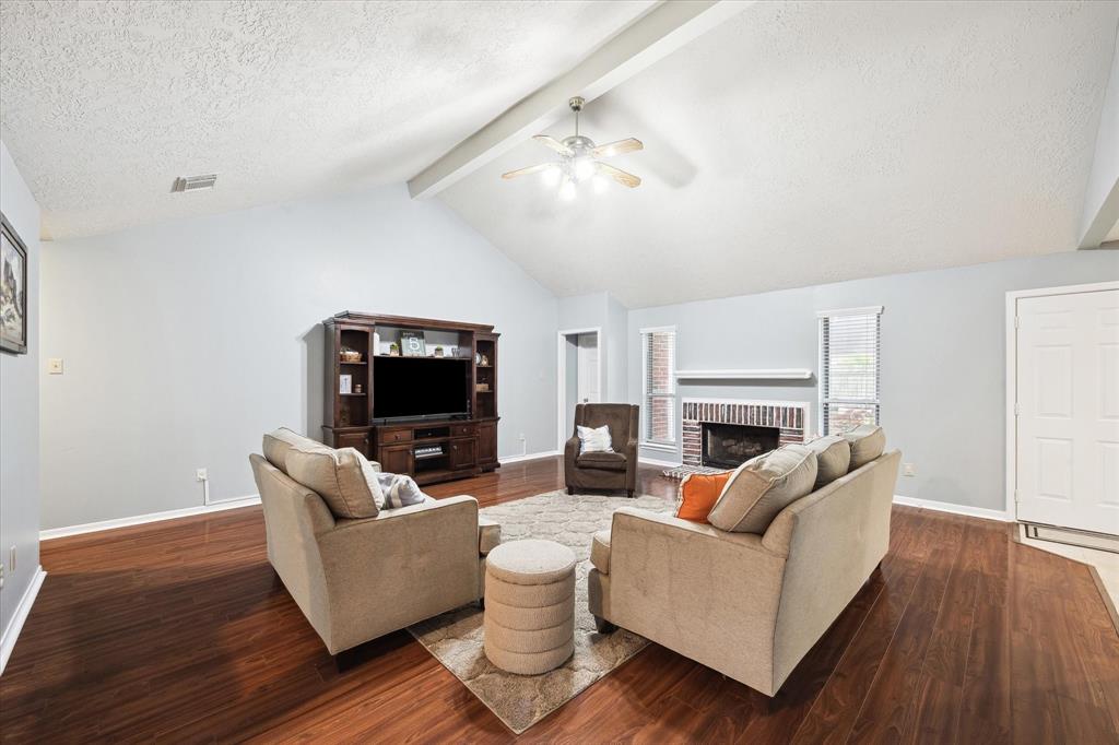 1118 Woodchase Drive, Pearland, Texas image 10