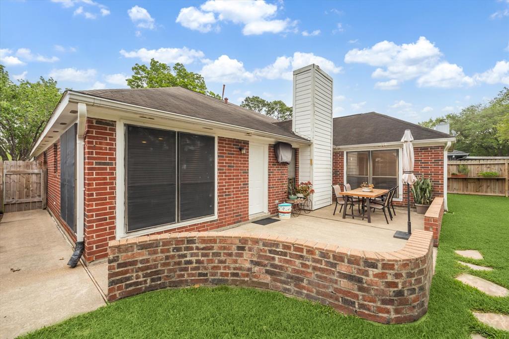 1118 Woodchase Drive, Pearland, Texas image 26