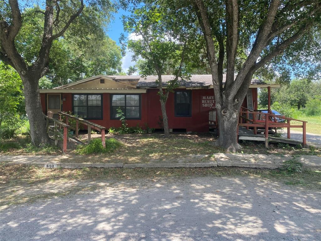 802 W Rockport Street, Mathis, Texas image 1