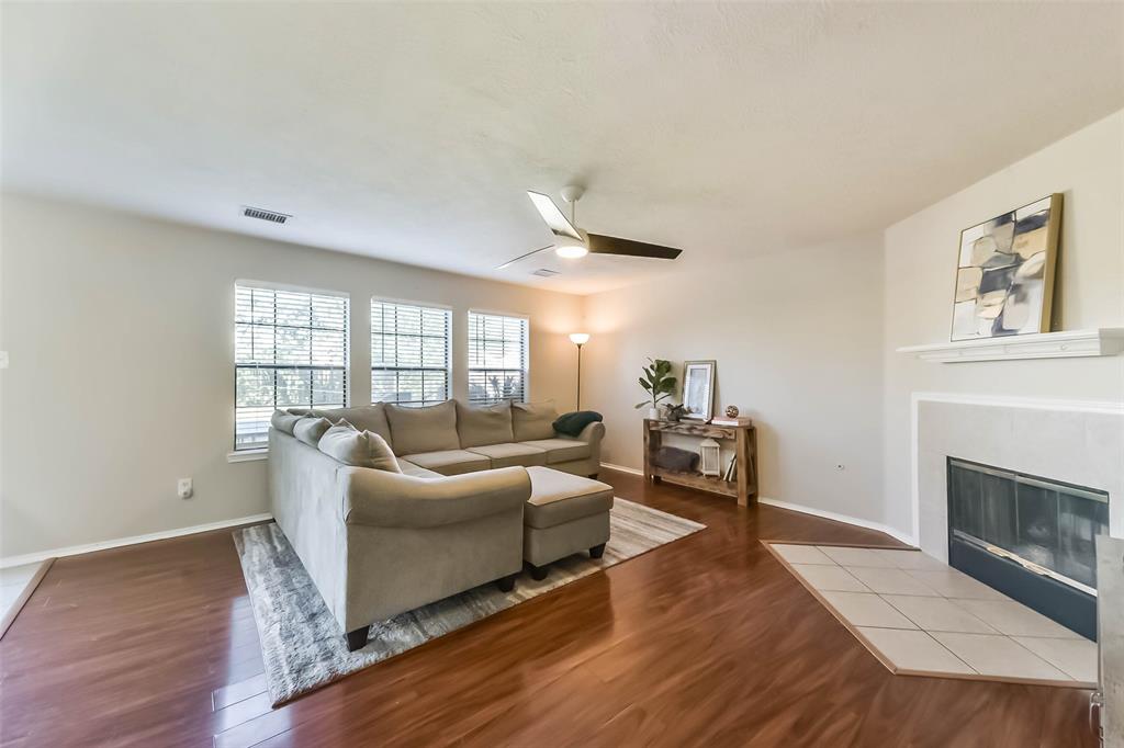 3702 Pebble Garden Lane, Katy, Texas image 9