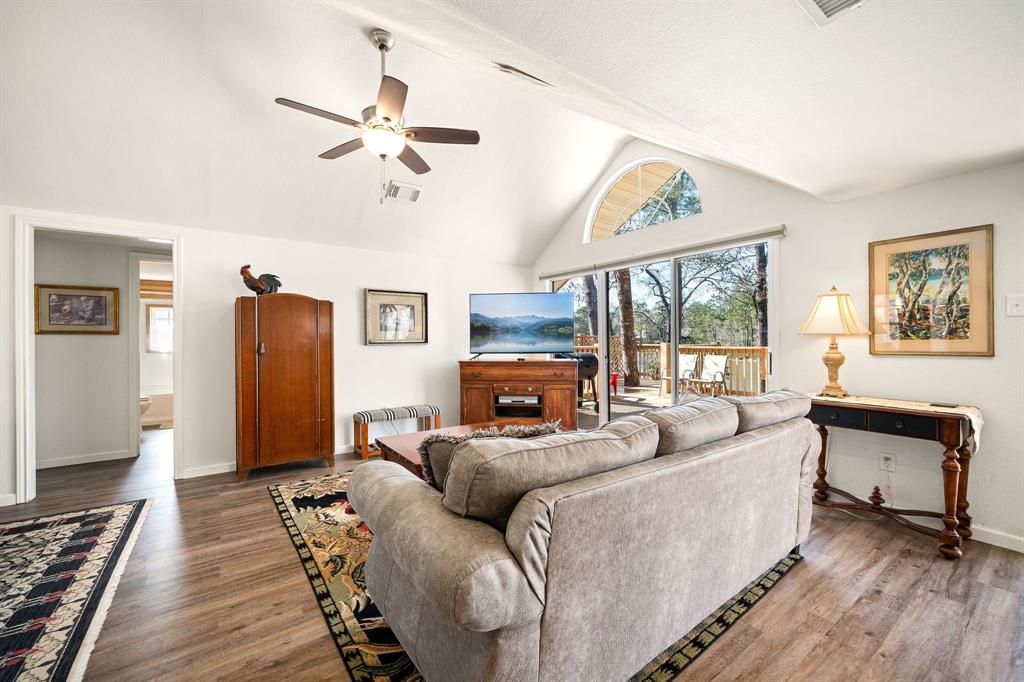 653 Terrace Trail, Goodrich, Texas image 12