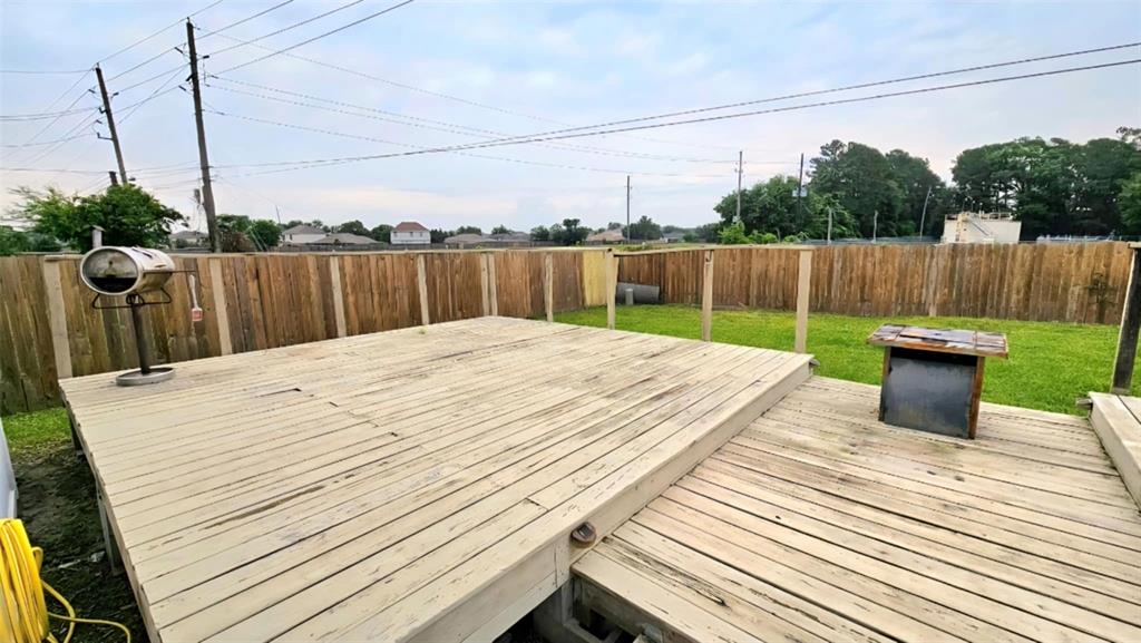 18042 Noble Forest Drive, Humble, Texas image 23