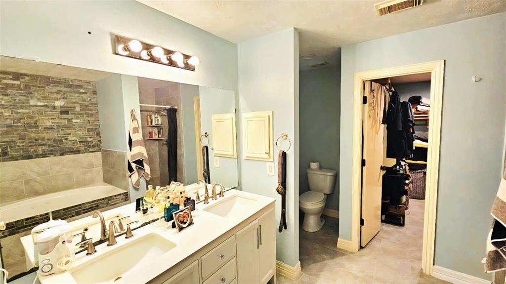 18042 Noble Forest Drive, Humble, Texas image 15