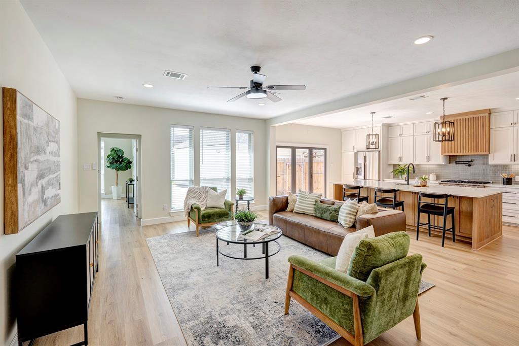 2115 Palm Castle Drive, League City, Texas image 6