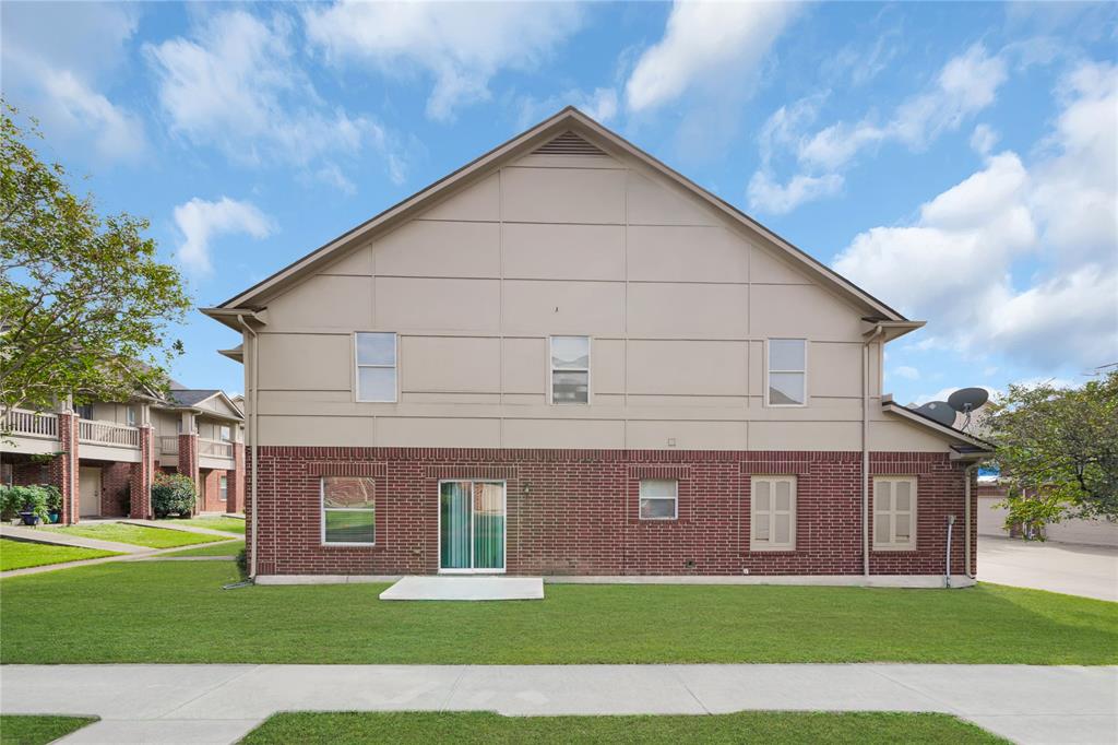 1615 Townhome Lane, Missouri City, Texas image 2