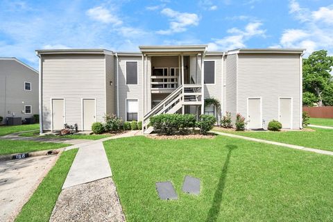 170 April Point Drive N 170 Conroe TX 77356