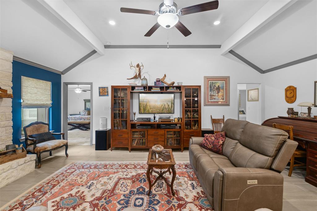 1018 Woodglen Way, Cat Spring, Texas image 5