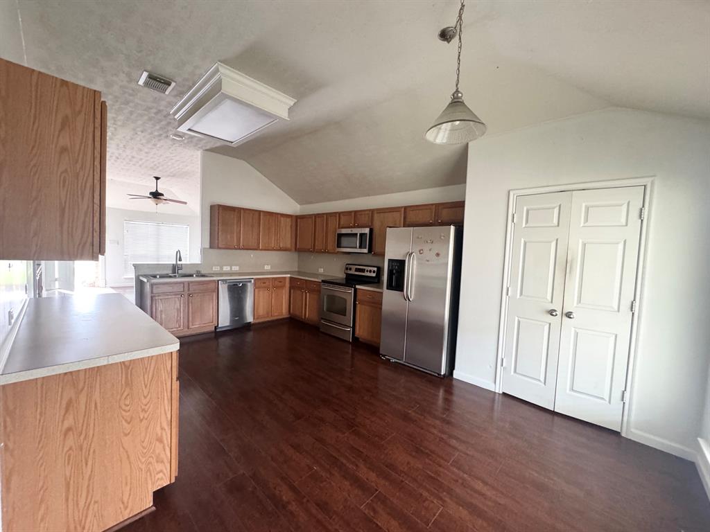 18455 Sunrise Pines Drive, Montgomery, Texas image 3