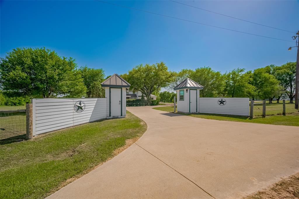 9271 Buckhorn Estates Road, Bellville, Texas image 1