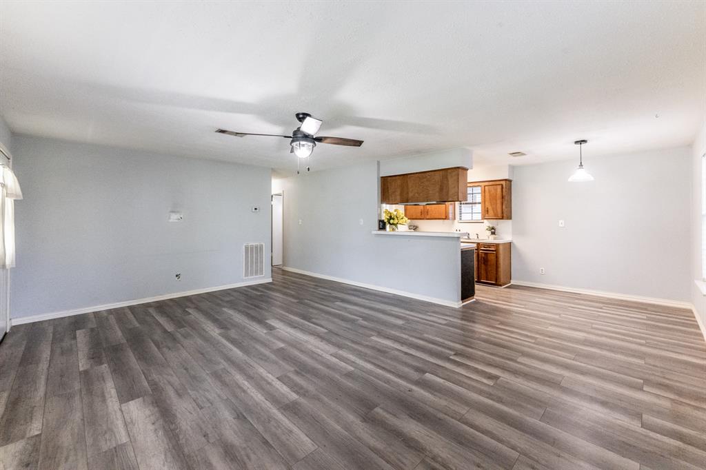 151 Town And Country Drive, Huntsville, Texas image 6