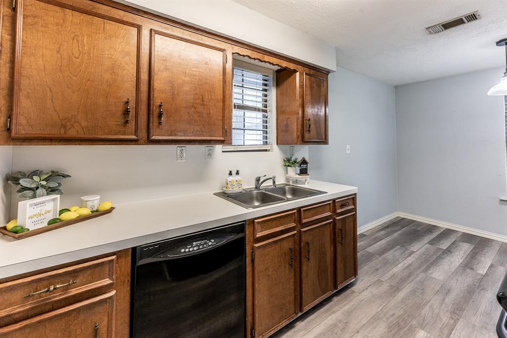 151 Town And Country Drive, Huntsville, Texas image 11