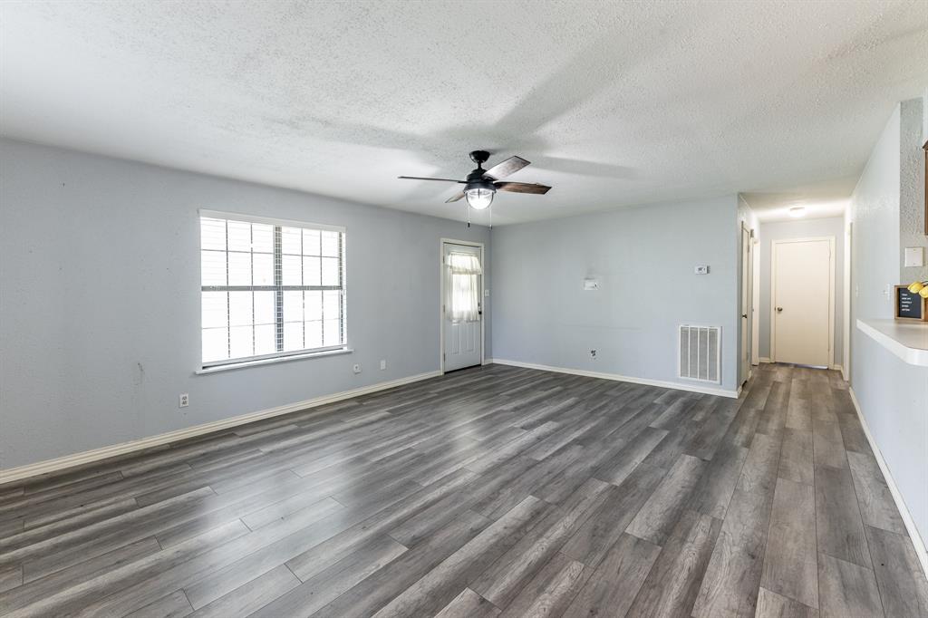 151 Town And Country Drive, Huntsville, Texas image 4