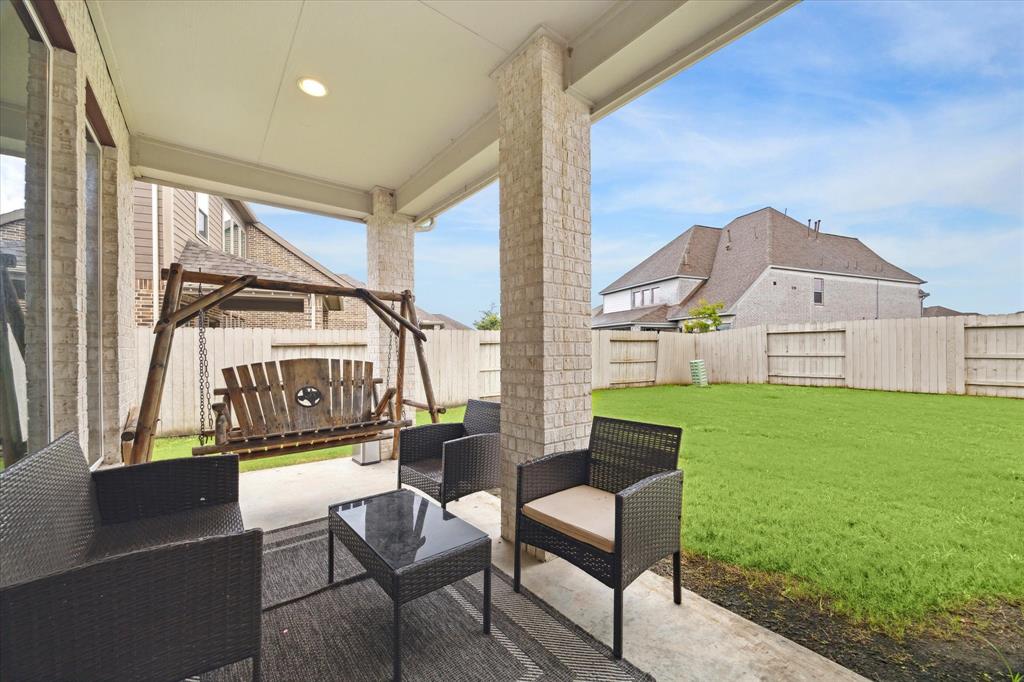 2208 Blackhawk Ridge Lane, Manvel, Texas image 23