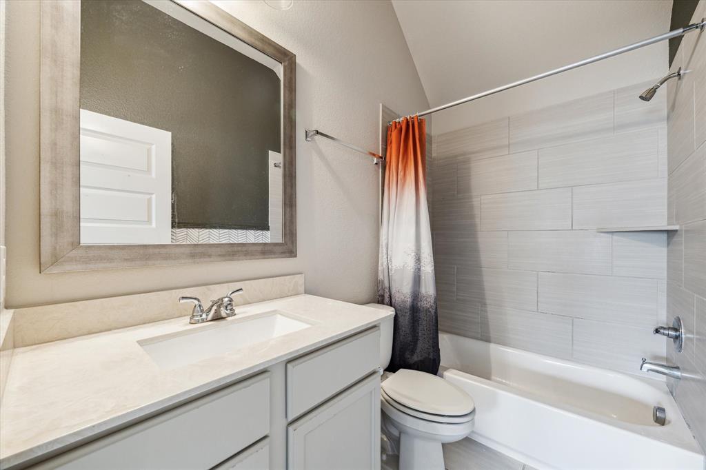 2208 Blackhawk Ridge Lane, Manvel, Texas image 21