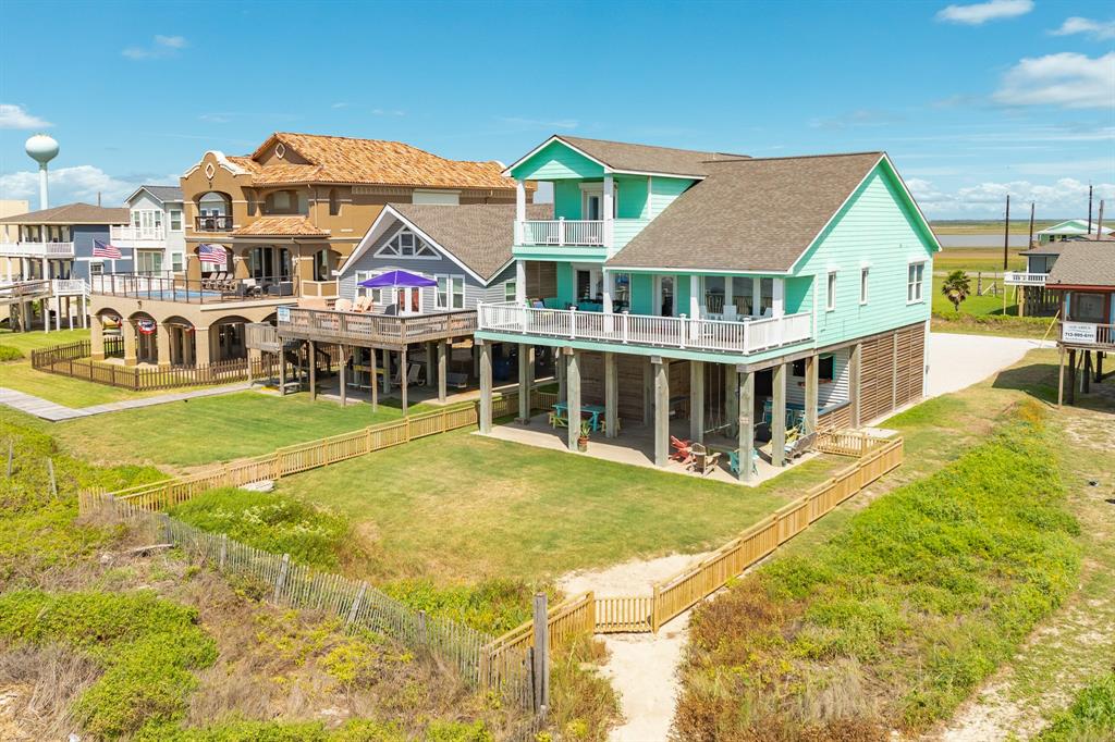 1630 Sandpebble Place, Surfside Beach, Texas image 5