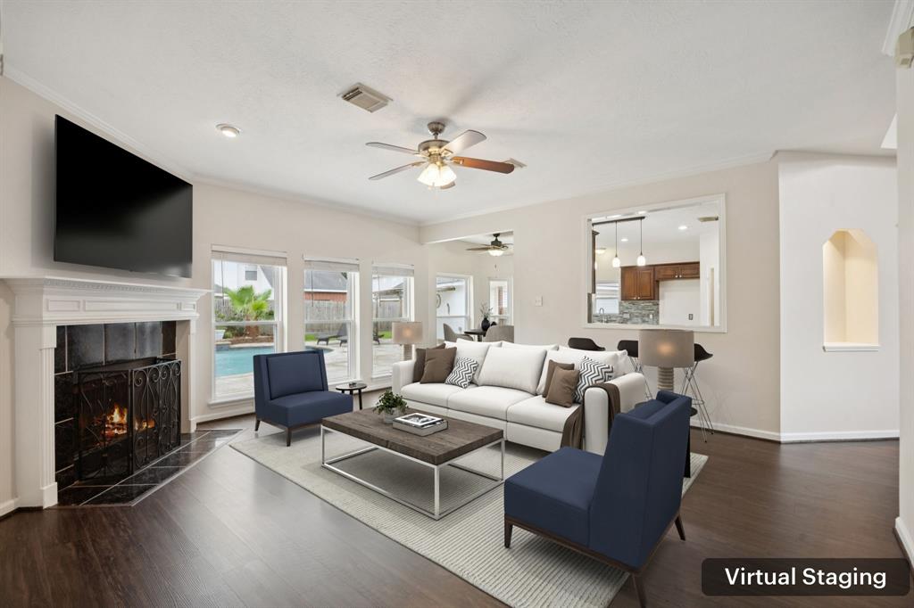 2537 La Rochelle Court