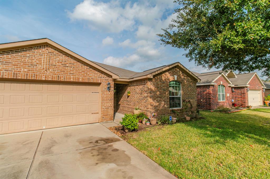 11722 Elizabeth Court, Pinehurst, Texas image 2