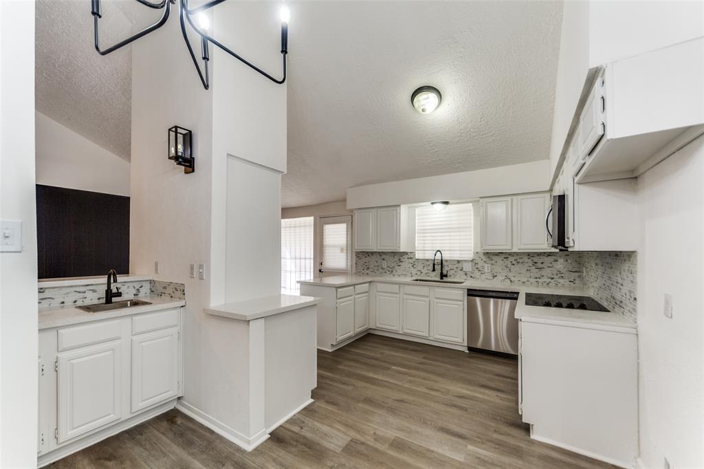 15038 Timberlea Drive, Houston, Texas image 5