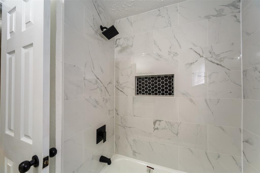 15038 Timberlea Drive, Houston, Texas image 11