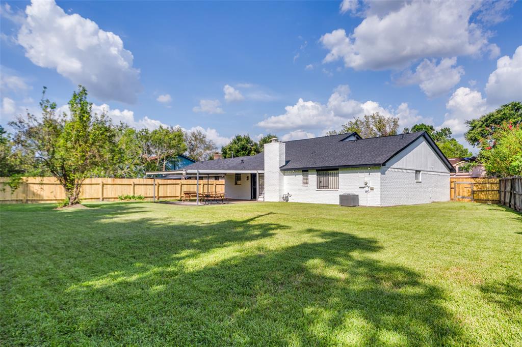 15038 Timberlea Drive, Houston, Texas image 13