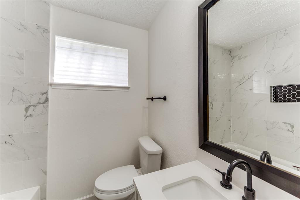 15038 Timberlea Drive, Houston, Texas image 12