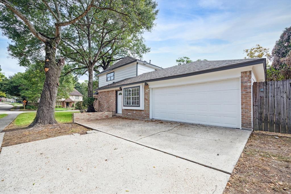 3702 Cypress Hill Drive, Spring, Texas image 2