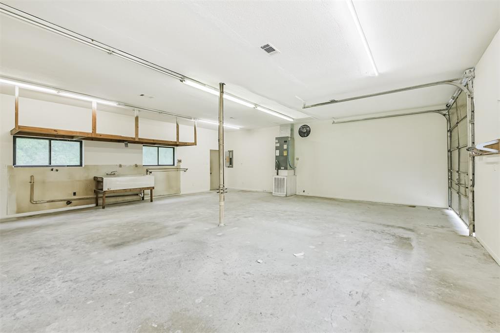 633 County Road 2222, Cleveland, Texas image 42