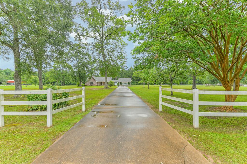 633 County Road 2222, Cleveland, Texas image 2